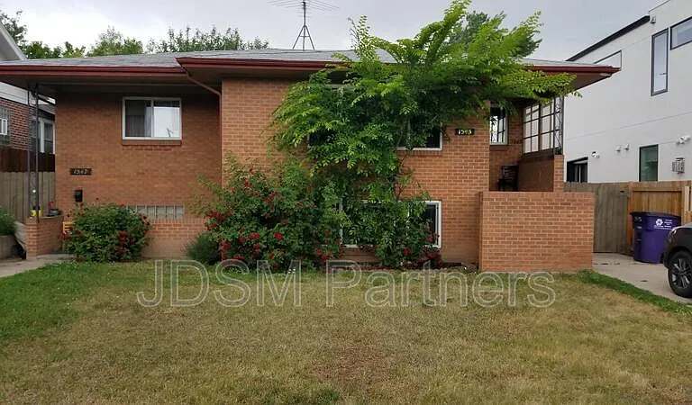 1545 N Jackson St — Photo 27