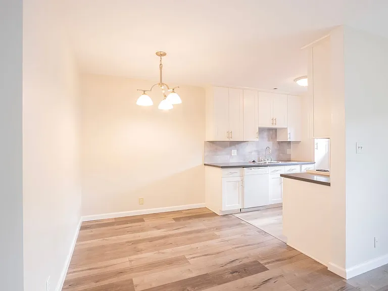 648 N Hayworth Ave — Photo 7