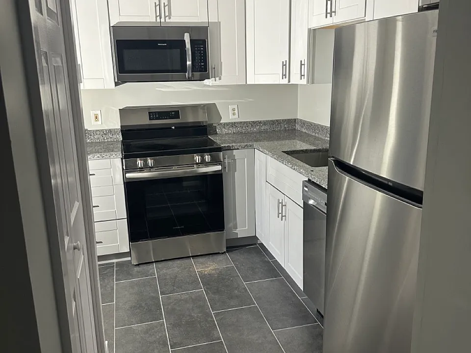 92 Oak St #17