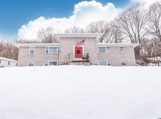 2 Hill St, Rensselaer, NY 12144