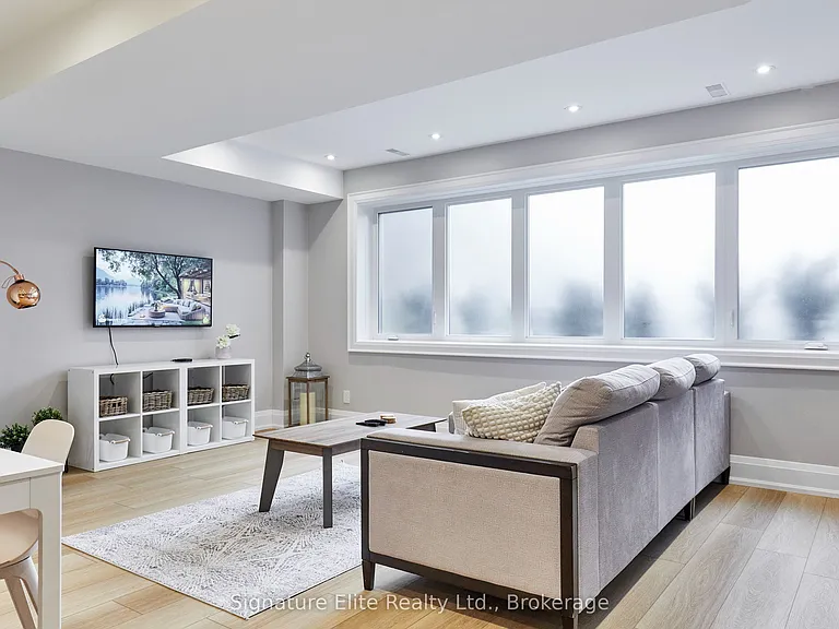 30 Amesbury Dr #2 — Photo 8