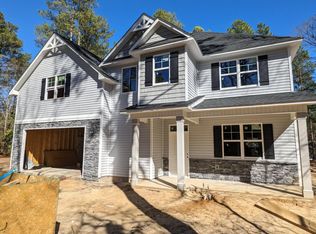 925 Cardinal Pl, Vass, NC 28394