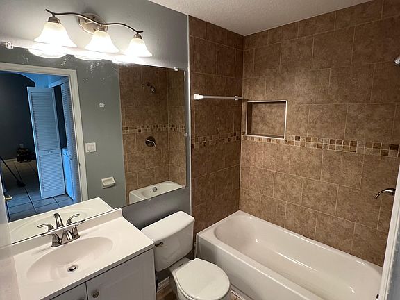 3rd image of 13439 Fairway Glen Dr APT 202