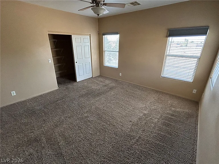 1094 Silver Stone Way — Photo 3