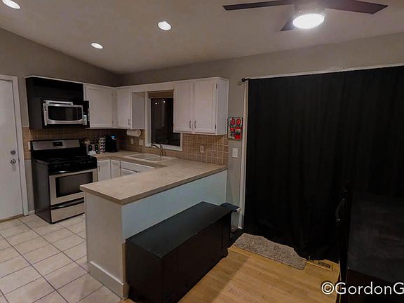 5th image of 1275 Gladstone Dr SE