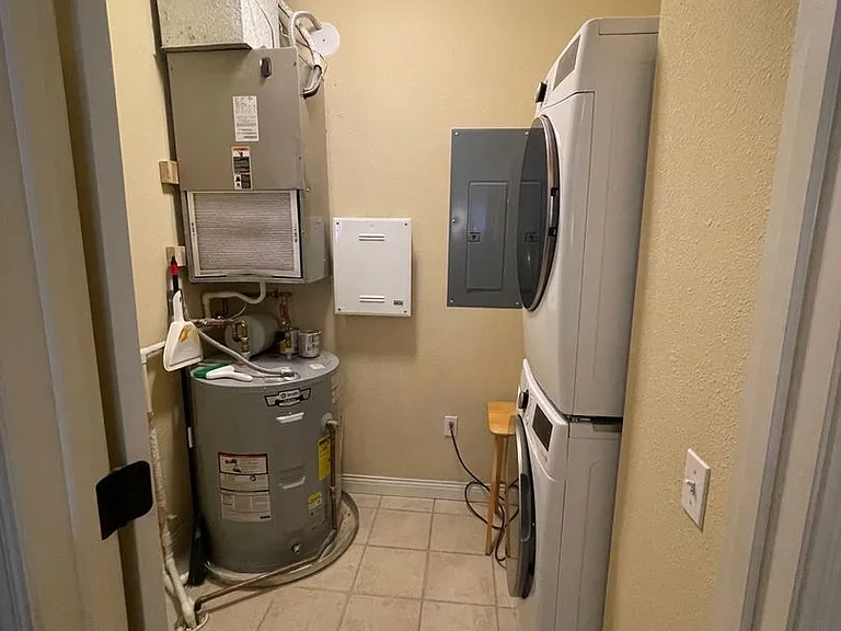 4100 W Worley St #301 — Photo 16
