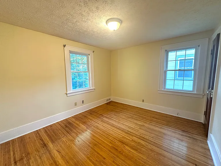227 Sawyer St — Photo 10