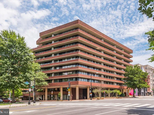 2555 Pennsylvania Ave NW APT 402, Washington, DC 20037