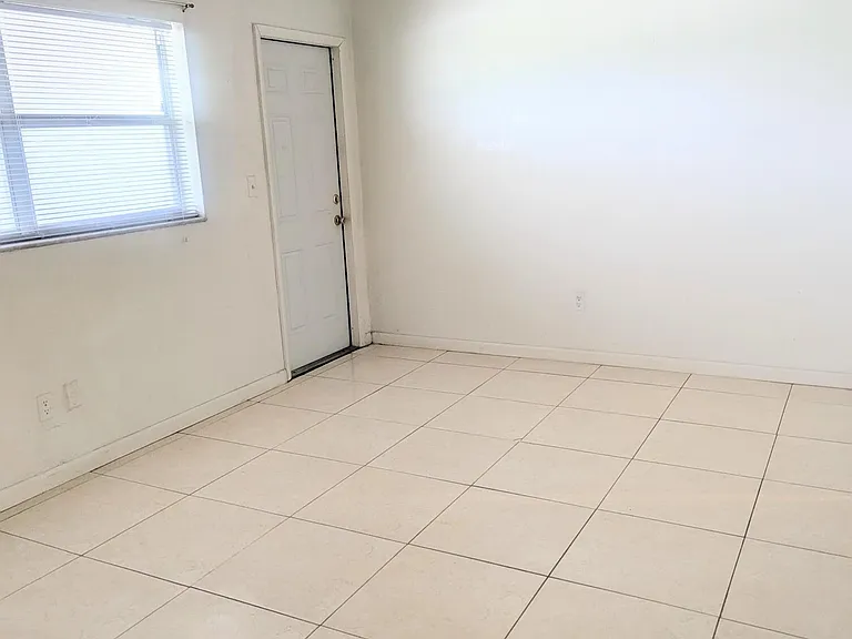 20400 NW 7th Ave #202 — Photo 6