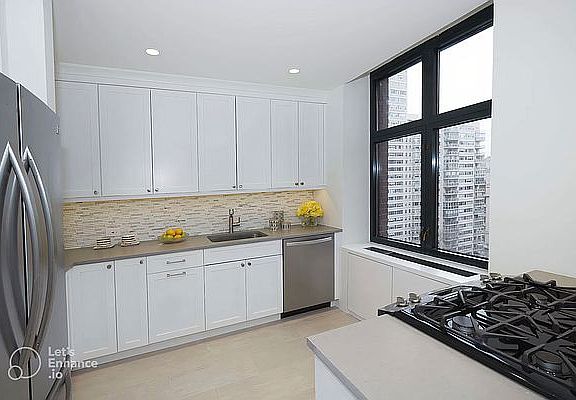 4th image of 188 E 70th St APT 12A