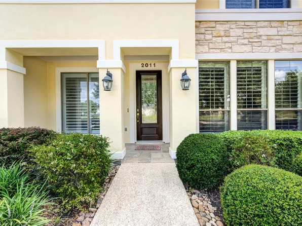 2011 Spring Cedar Ln, Houston, TX 77077