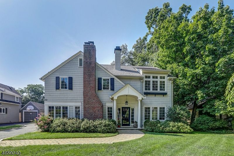 5 houses for sale in Short Hills, NJ, for a quick commute to the city