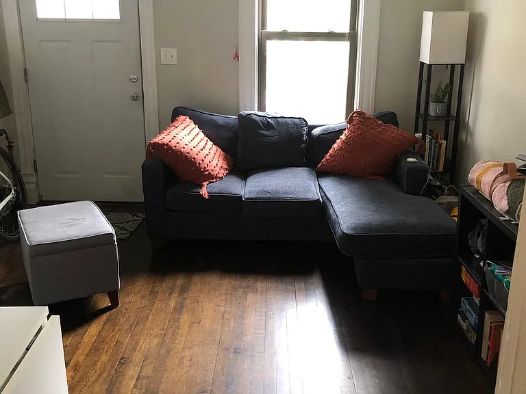 1020 W 20th Pl #1R — Photo 4
