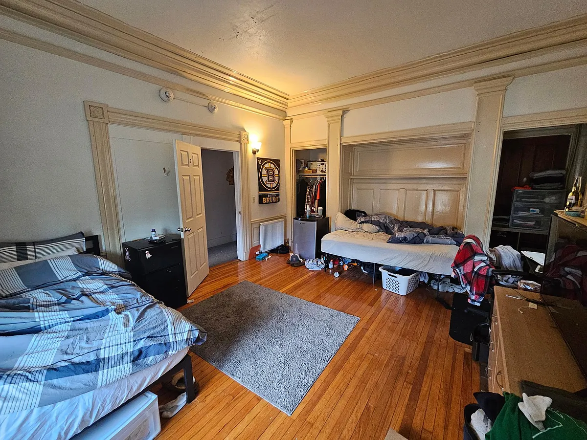 Building Photo - 219 Amity St #2