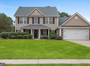 906 Callee Dr, Loganville, GA 30052