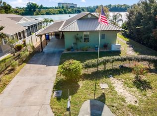 1680 Skyline Dr, Tavares, FL 32778