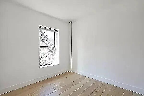 2nd image of 401 E 50th St APT 4B