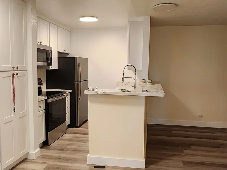 Mandarin Dr — Photo 6