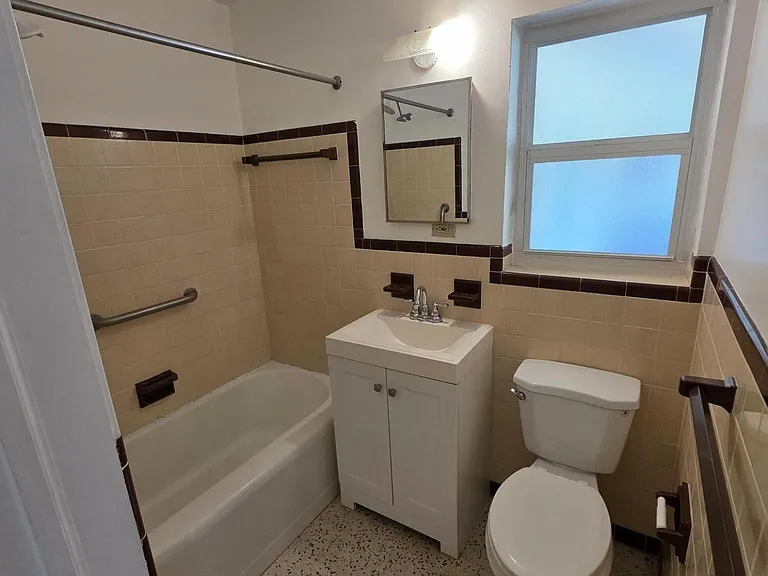 1216 Cabana Rd #1-A — Photo 9