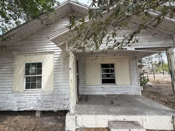 408 W Edwards St, Falfurrias, TX 78355