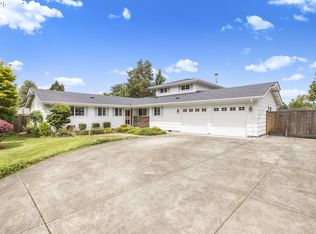 2055 Ridgeway Dr, Eugene, OR 97401