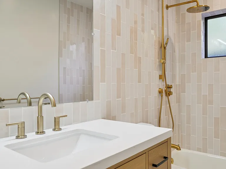 514 Isabella Ave #B — Photo 10