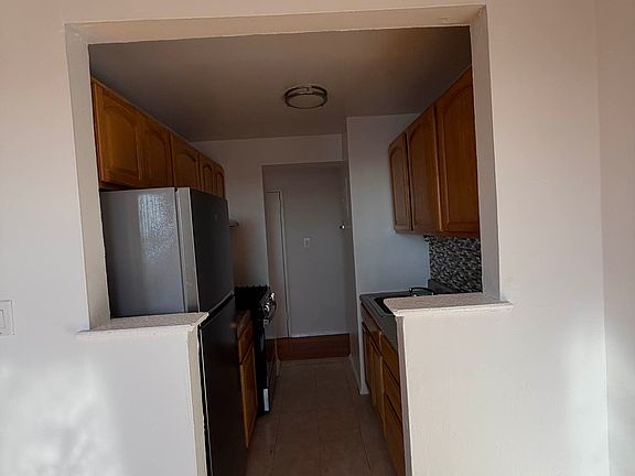4th image of 3255 Randall Ave APT 2J