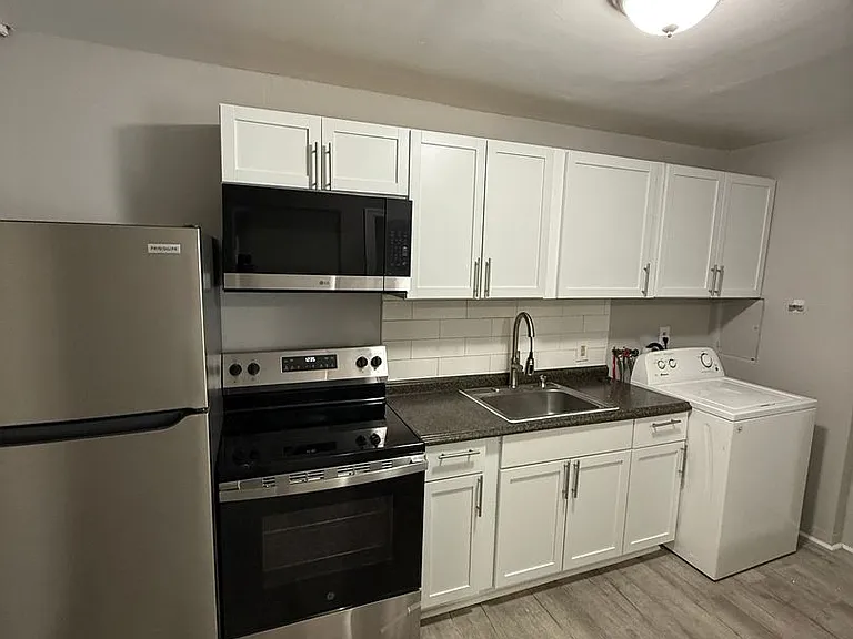 403 S Washington St #8 — Photo 8