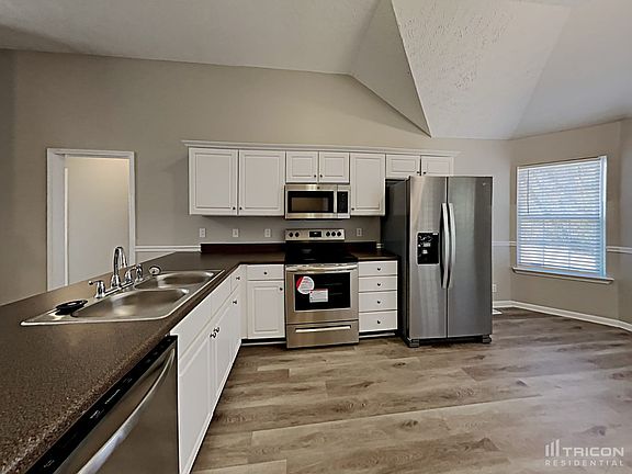 4th image of 2154 Oak Hill Dr