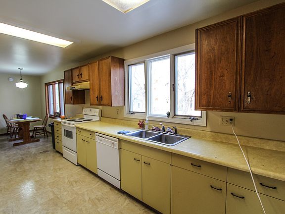 Huge kitchen!