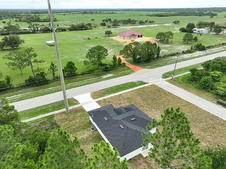 608 Cougar Blvd — Photo 9