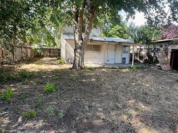 4th image of 405 E Avenue B