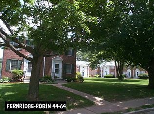 54 Robin Road #B-1, West Hartford, CT 06119