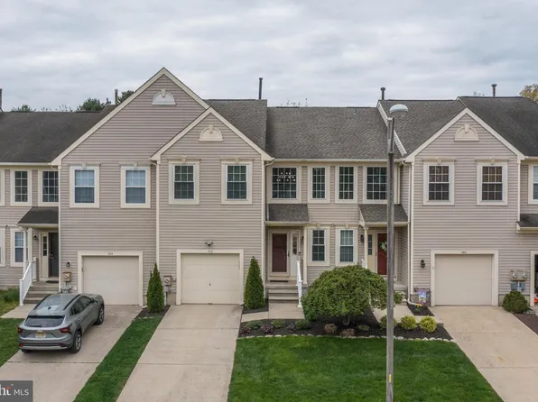 132 Dogwood Dr, Mullica Hill, NJ 08062