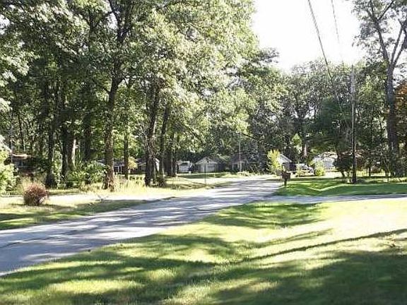 3rd image of 3343 Deepwood Dr