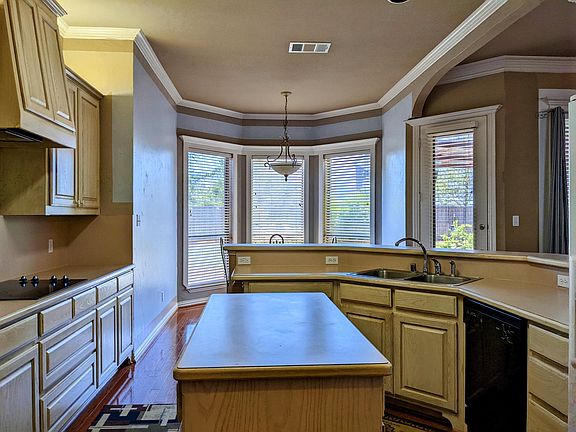 2nd image of 3029 Coventry Ln