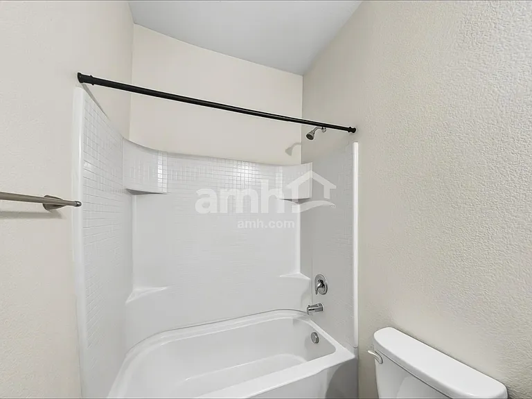 551 Reserve Ave — Photo 15