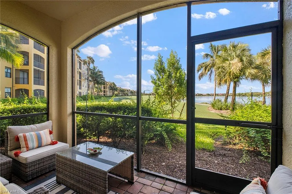 2 bed, 2.0 bath, 1162 sqft, $8,000 — Photo 2