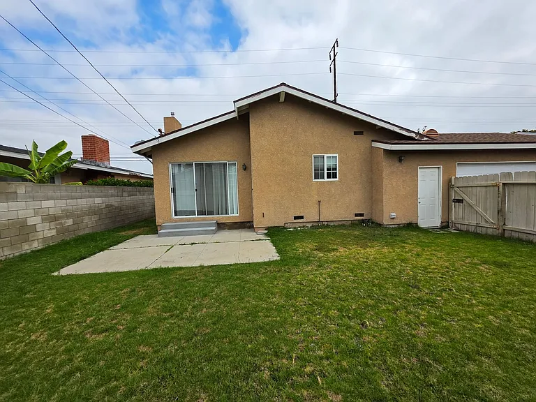 1442 W Valencia Dr — Photo 6