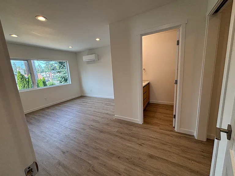 5017 S Roxbury St — Photo 13