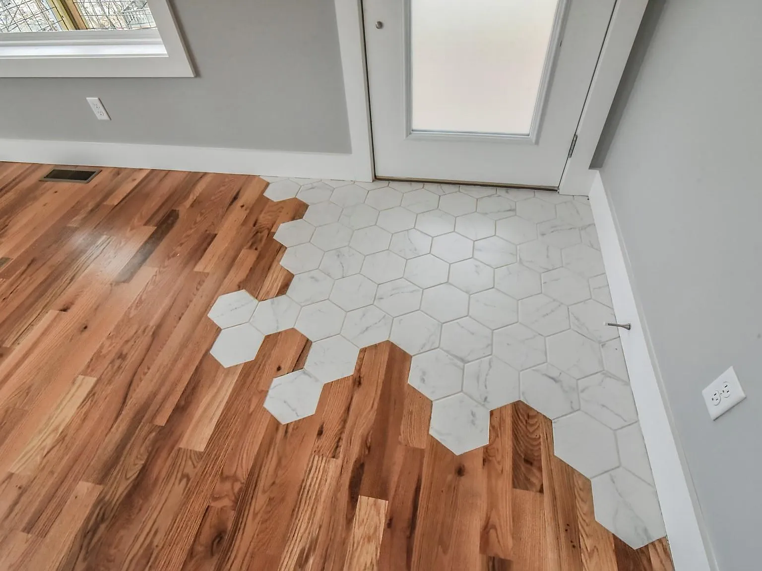 2 bed, 2.5 bath, 1200 sqft, $2,300 — Photo 2