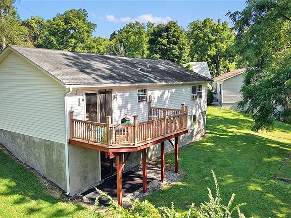 2nd image of 7 Elmcrest Cir