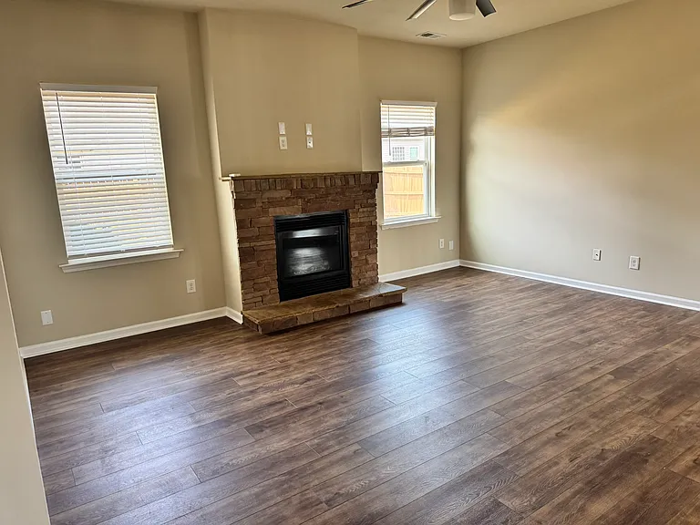27 Fort McClary Ct — Photo 5