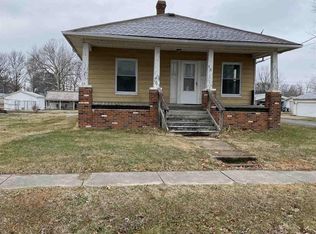 800 S Walnut St, Sesser, IL 62884