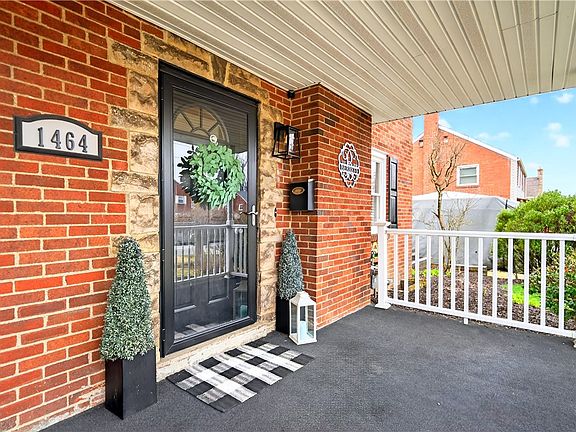3rd image of 1464 Maple Ave
