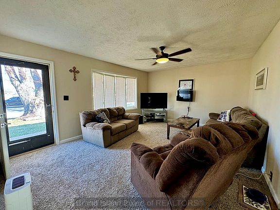 4th image of 2312 N Custer Ave