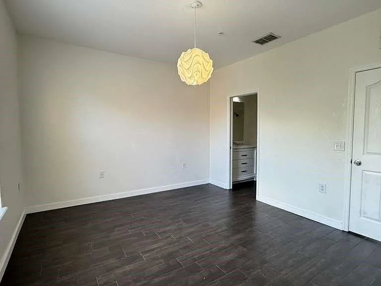 6133 Metrowest Blvd #105 — Photo 28