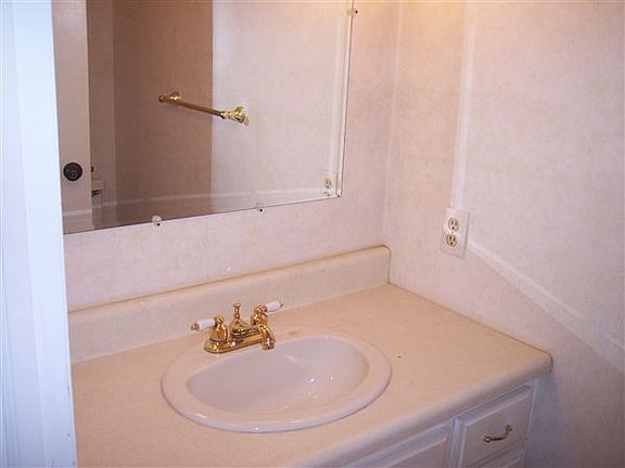 5915 S. Rickfield Half Bath