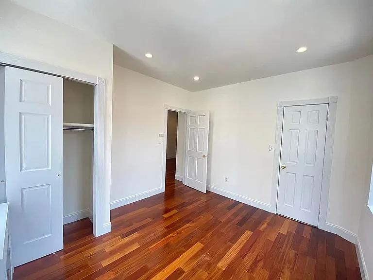 402 W 44th St #4V — Photo 3