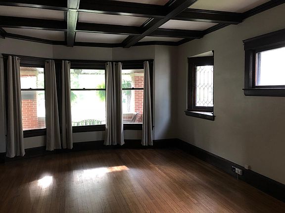 3rd image of 1532 Clarence Ave